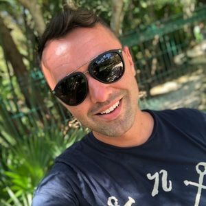 Meet your Posher, Mitchell